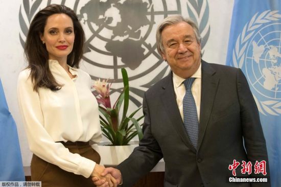 ʱ2017914գŦԼȡ(Angelina Jolie)ΪϹ߼רԱʹ(Special Envoy of the United Nations High Commissioner for Refugees)Ϲ鳤¡˹(Antnio Guterres)ĽӼ֡ȡһİºOLȹһĨ촽ĻչŮ
